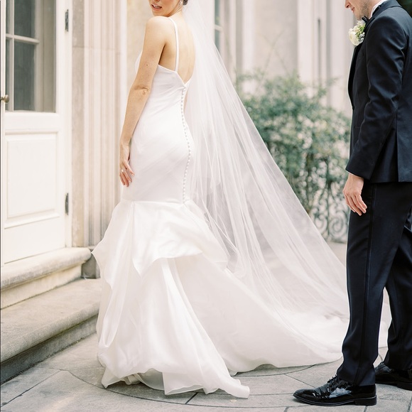 Carol Hannah Wedding Dress - Picture 12 of 13